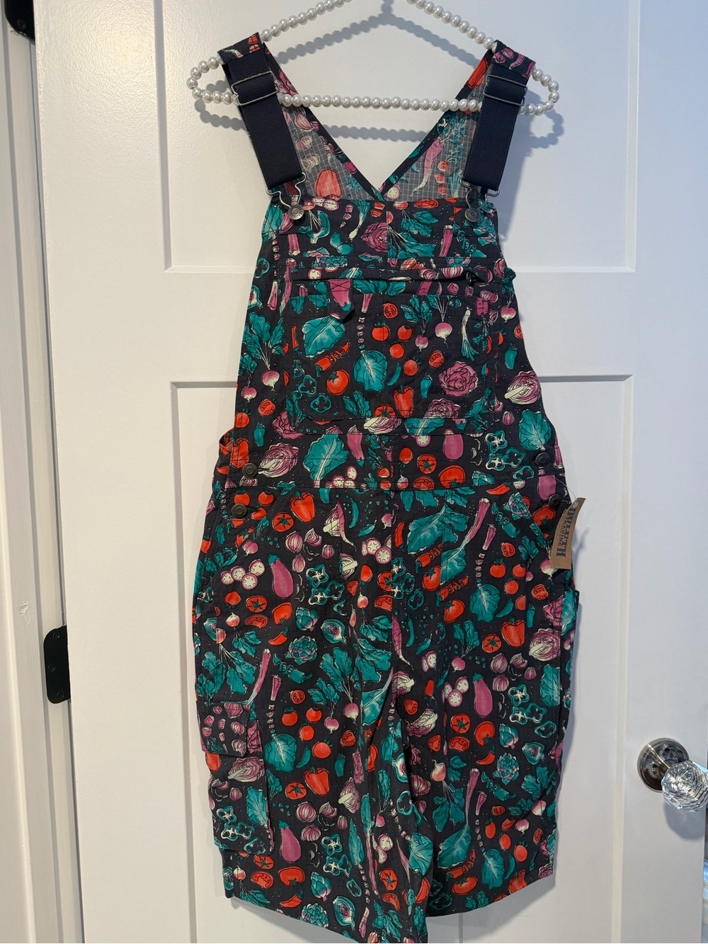 Duluth Trading Co Black Vegetable-Print Women’s Short Overalls